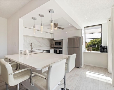 6145 Sun Boulevard - Photo Thumbnail 14