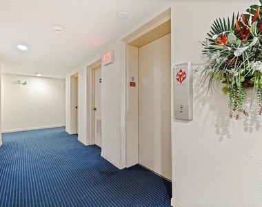 6145 Sun Boulevard - Photo Thumbnail 3