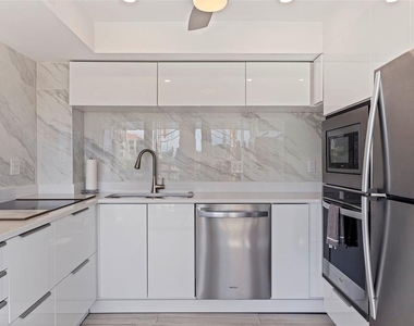 6145 Sun Boulevard - Photo Thumbnail 16