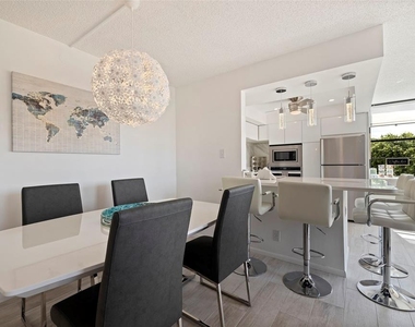6145 Sun Boulevard - Photo Thumbnail 11