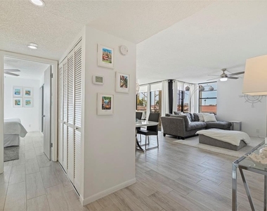 6145 Sun Boulevard - Photo Thumbnail 5