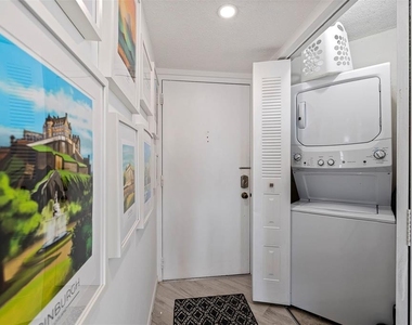 6145 Sun Boulevard - Photo Thumbnail 4
