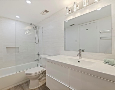 6145 Sun Boulevard - Photo Thumbnail 7