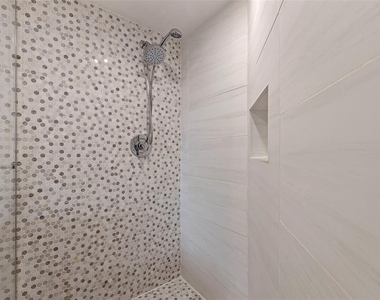 6145 Sun Boulevard - Photo Thumbnail 25
