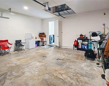 1503 W 17th Street - Photo Thumbnail 14