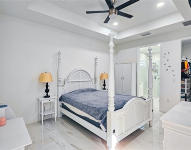 1503 W 17th Street - Photo Thumbnail 8