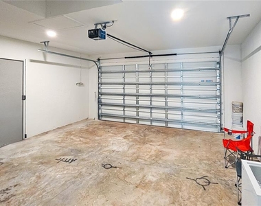 1503 W 17th Street - Photo Thumbnail 13