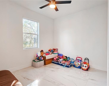 1503 W 17th Street - Photo Thumbnail 19
