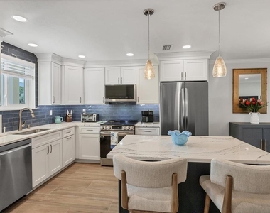 500 S Washington Drive - Photo Thumbnail 7