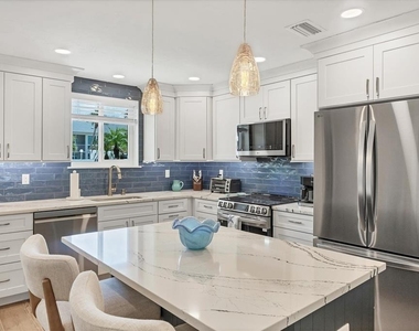 500 S Washington Drive - Photo Thumbnail 6