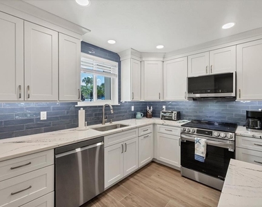 500 S Washington Drive - Photo Thumbnail 8