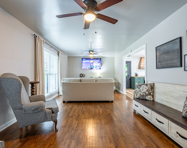 236 Pioneer Trail - Photo Thumbnail 4