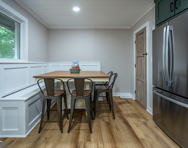 236 Pioneer Trail - Photo Thumbnail 12