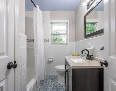 236 Pioneer Trail - Photo Thumbnail 17