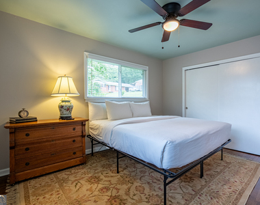 236 Pioneer Trail - Photo Thumbnail 15