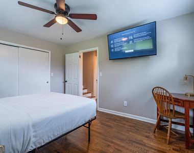 236 Pioneer Trail - Photo Thumbnail 24