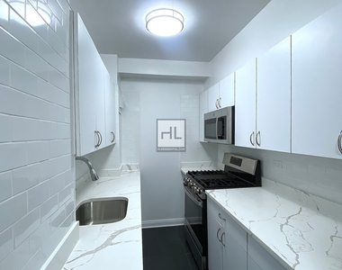 East 57th Street - Photo Thumbnail 1