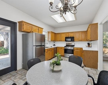 1823 Dew Valley Drive - Photo Thumbnail 11
