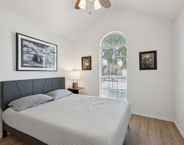 1823 Dew Valley Drive - Photo Thumbnail 20