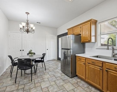 1823 Dew Valley Drive - Photo Thumbnail 10