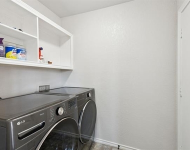 1823 Dew Valley Drive - Photo Thumbnail 12