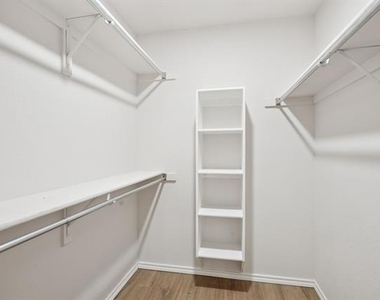 1823 Dew Valley Drive - Photo Thumbnail 18