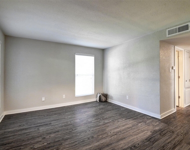 8787 Hammerly Blvd - Photo Thumbnail 3