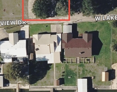 121 W Lakeview Drive - Photo Thumbnail 2