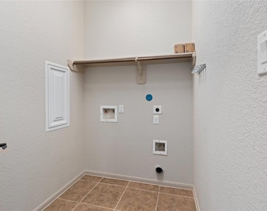2886 Aurelia Lane - Photo Thumbnail 22