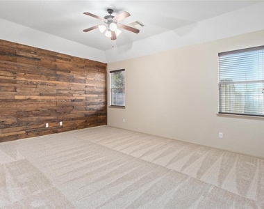 2886 Aurelia Lane - Photo Thumbnail 16