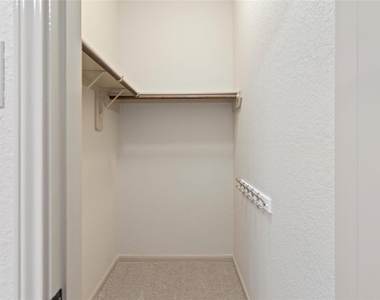 2886 Aurelia Lane - Photo Thumbnail 28