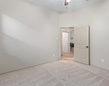 2886 Aurelia Lane - Photo Thumbnail 27