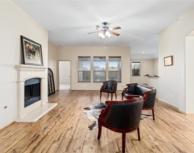2886 Aurelia Lane - Photo Thumbnail 9