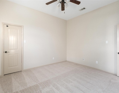 2886 Aurelia Lane - Photo Thumbnail 4