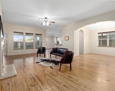 2886 Aurelia Lane - Photo Thumbnail 7