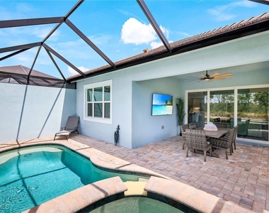 6875 Saona Court - Photo Thumbnail 14