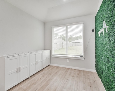 14226 Lake Lodge Drive - Photo Thumbnail 11