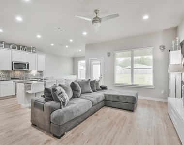 14226 Lake Lodge Drive - Photo Thumbnail 9