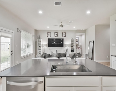 14226 Lake Lodge Drive - Photo Thumbnail 4