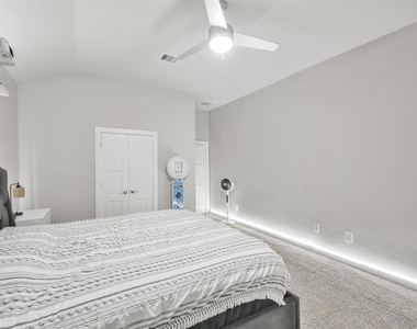 14226 Lake Lodge Drive - Photo Thumbnail 16
