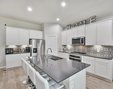 14226 Lake Lodge Drive - Photo Thumbnail 2