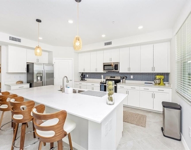 12640 Radiance Court - Photo Thumbnail 5