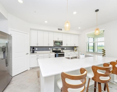 12640 Radiance Court - Photo Thumbnail 6