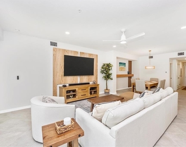 12640 Radiance Court - Photo Thumbnail 15