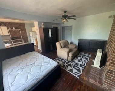 512 Ivy St - Photo Thumbnail 3