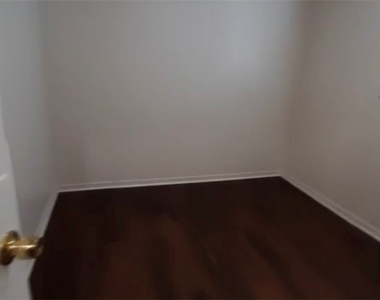 180 N Jones Street - Photo Thumbnail 6
