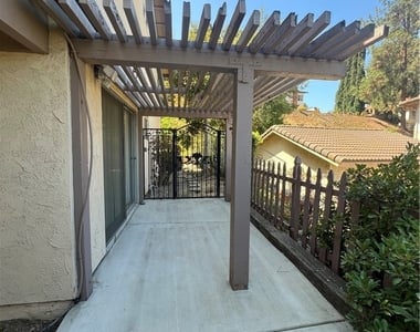 20524 Summertown Street - Photo Thumbnail 3