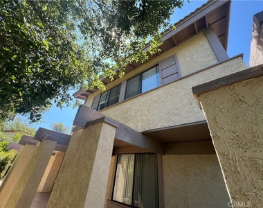 20524 Summertown Street - Photo Thumbnail 2