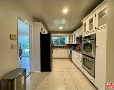 1115 22nd Street - Photo Thumbnail 16