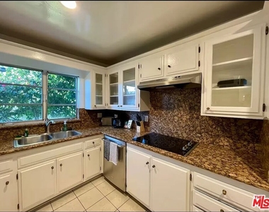 1115 22nd Street - Photo Thumbnail 17